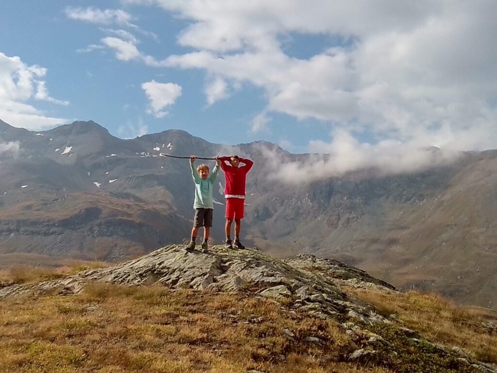 Valle d'Aosta, bambini in vetta