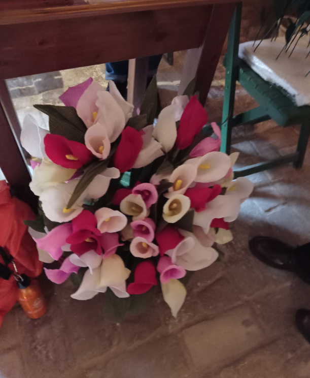 Bucchianico - artigianato fiori con carta crespa